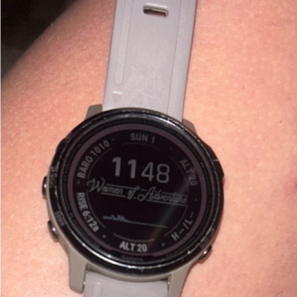 Garmin ProSolar S6 *has charger and information booklet* only warn a few times